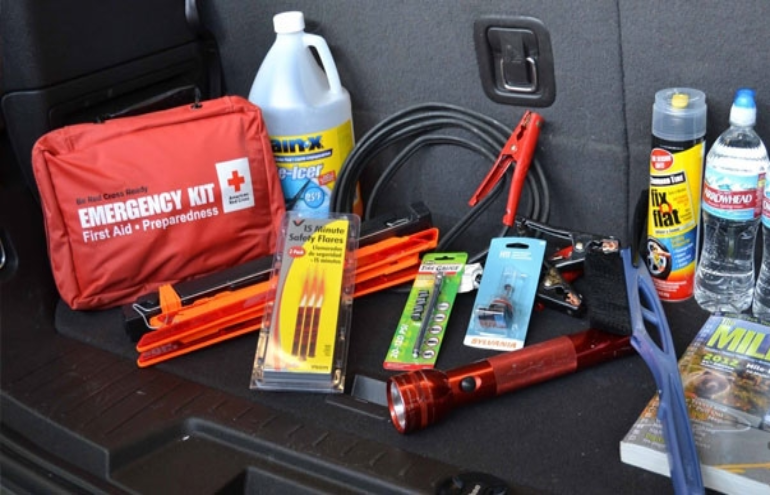 لیست ابزارهایی که در صندوق هر خودرویی باید باشد